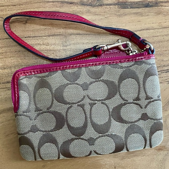 Coach Signature C Wristlet with Red Trim – Classic Monogram - Picture 4 of 4